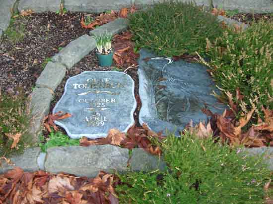 image of gravestone