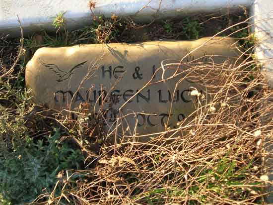 image of gravestone