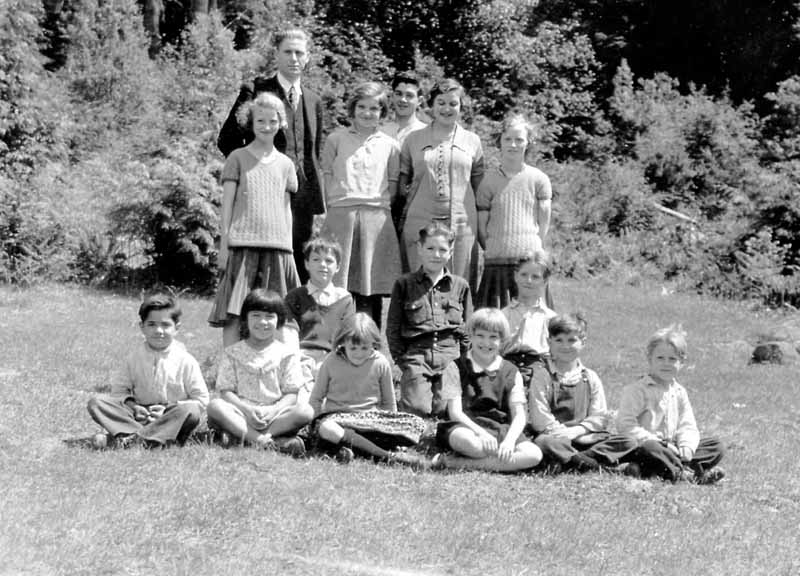 1933