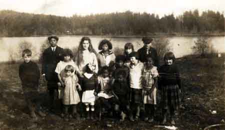 UN PIQUE-NIQUE D'ANNIVERSAIRE AU LAC STE MARY.