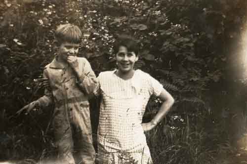 Inez Lina Maxwell with her youngest brother Carl Maxwell