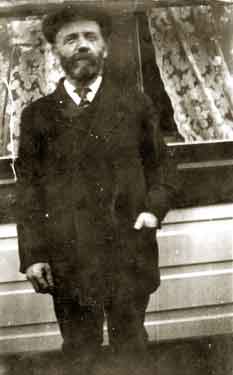 Pyatt (Mr. Frank, Sénior)