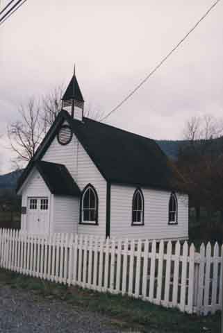 L'Église Unie de Burgoyne Bay après les restaurations des dégâts causés par l'incendie criminel du 23 août 1997