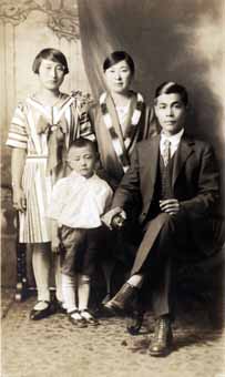 OKANO(SAYOKO et JIM), KIMIKO et KATSUYORI MURAKAMI