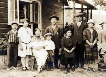 LA FAMILLE OKANO - MURAKAMI