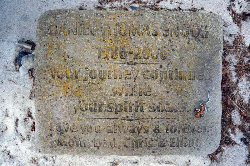 image of gravestone