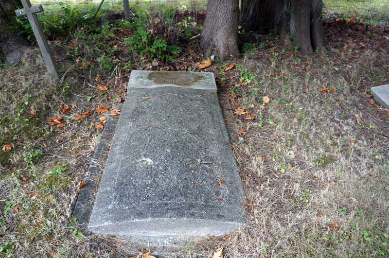 image of gravestone
