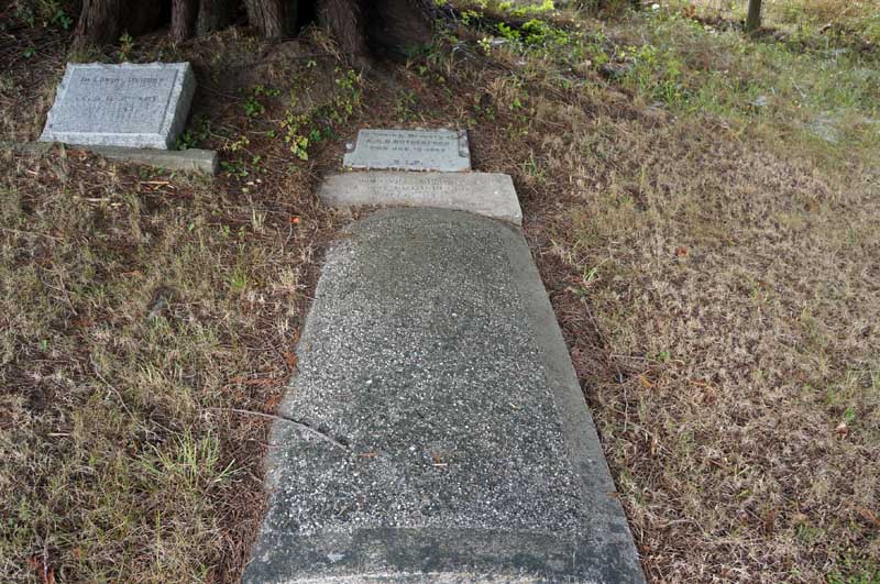 image of gravestone