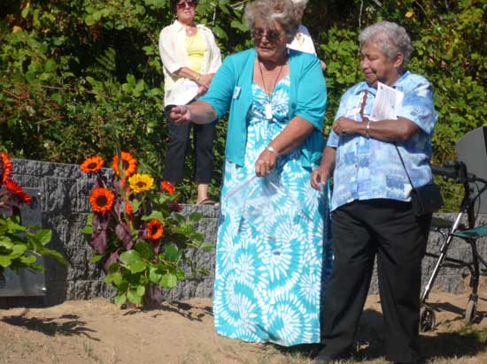 11. REUNION OF HAWAI#1DB45B